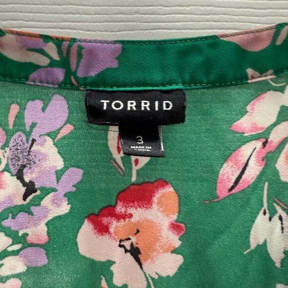 Torrid Hi Low Georgette Floral Short Sleeve Blouse Green 3 3X 22 24 - Picture 7 of 8